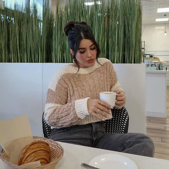 Windsor Women's Colorblock Sweater - Picture 3 of 7